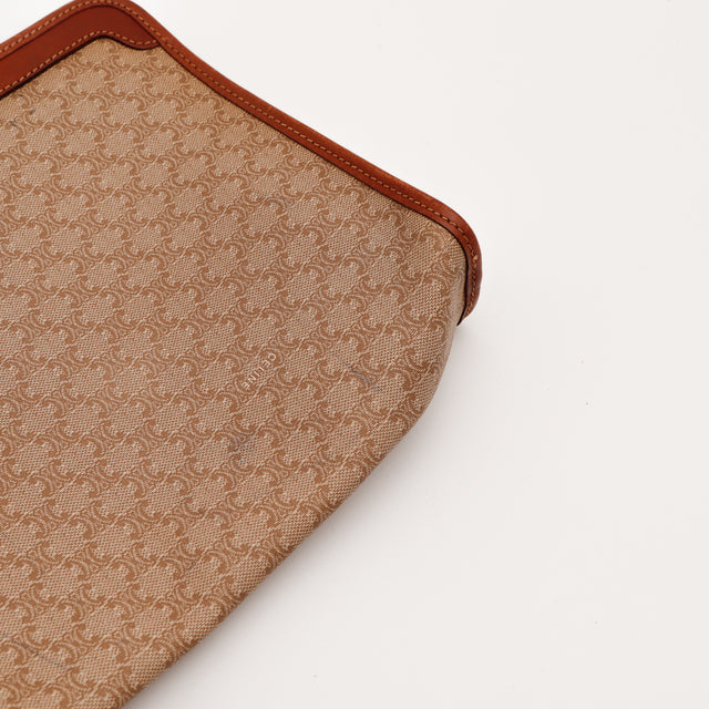 La Pochette Céline Macadam