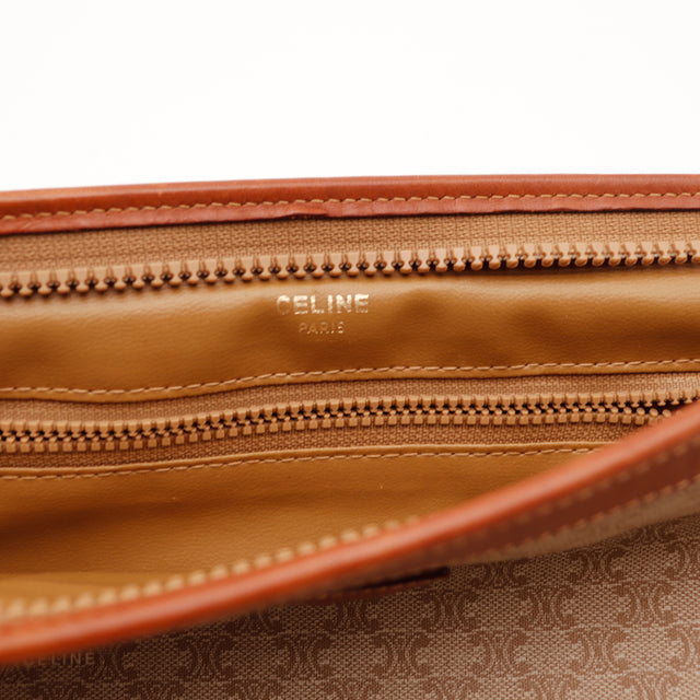 La Pochette Céline Macadam