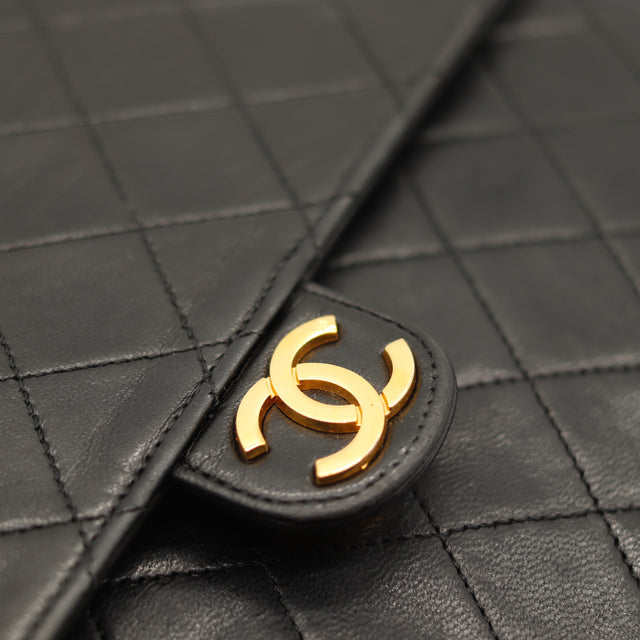 Le Timeless One Flap Chanel