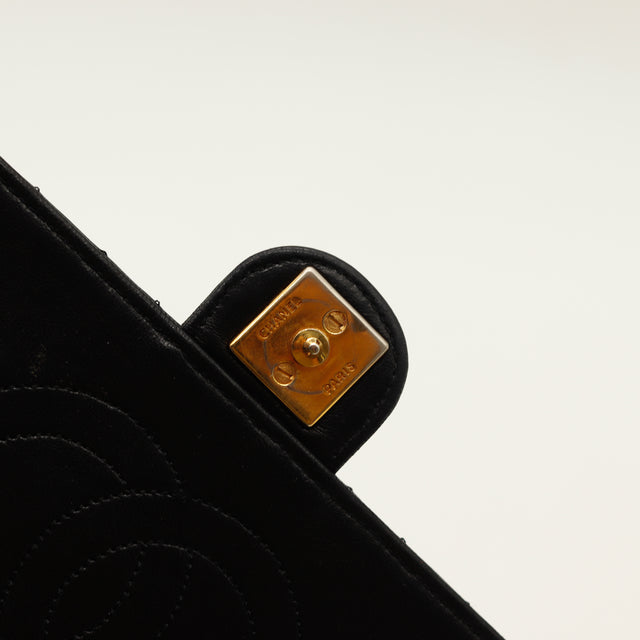 Le Timeless One Flap Chanel