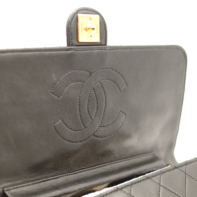 Le Timeless One Flap Chanel