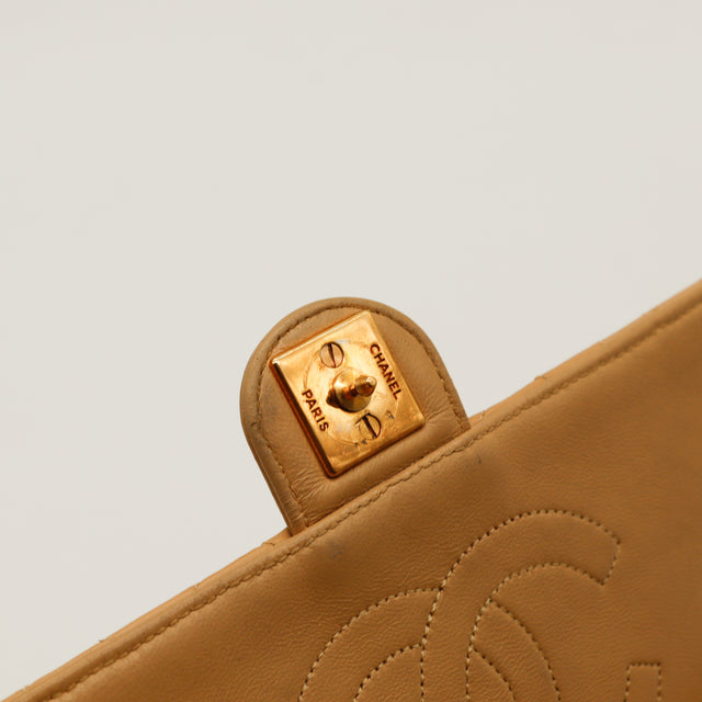 Le Timeless One Flap Chanel