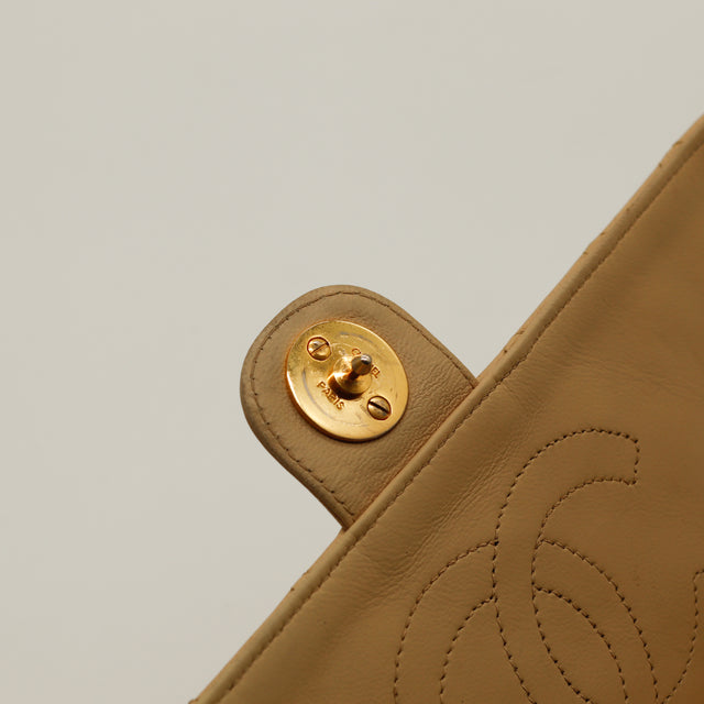 Le Timeless One Flap Chanel