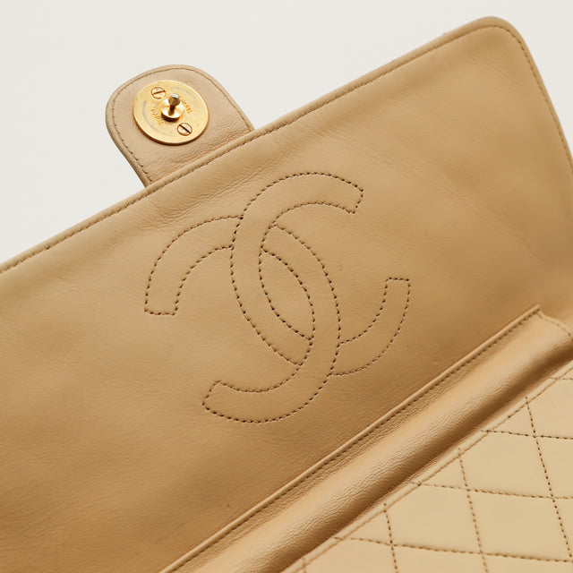 Le Timeless One Flap Chanel