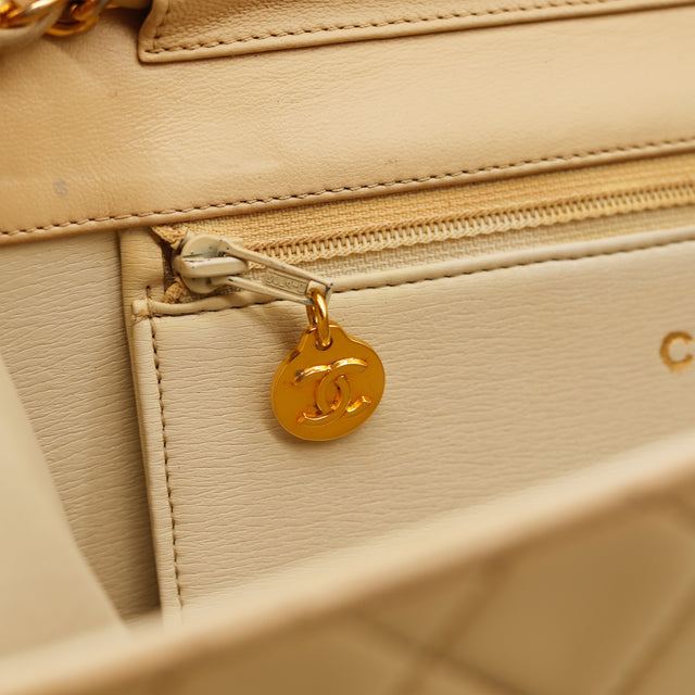 Le Timeless One Flap Chanel