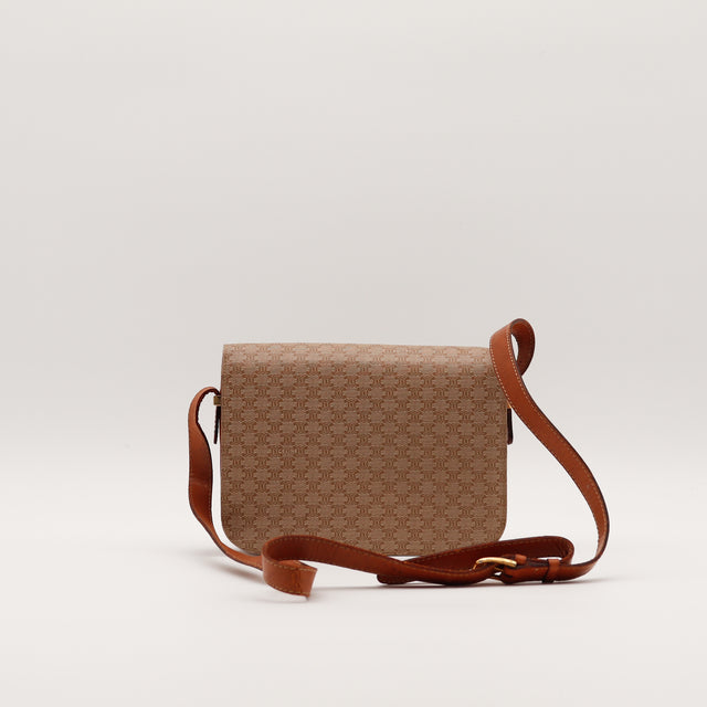 Le Triomphe Céline Macadam