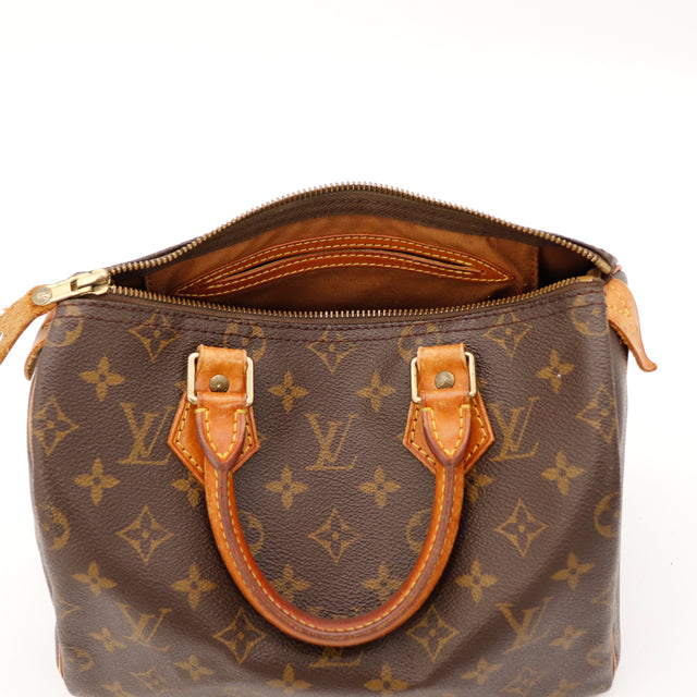 Amana-vintage-sacs-de-luxe-pas-cher-bag-details-occasion-speedy-dior-seconde-main-exclusif-sac-vuitton-authentique-noé-papillon