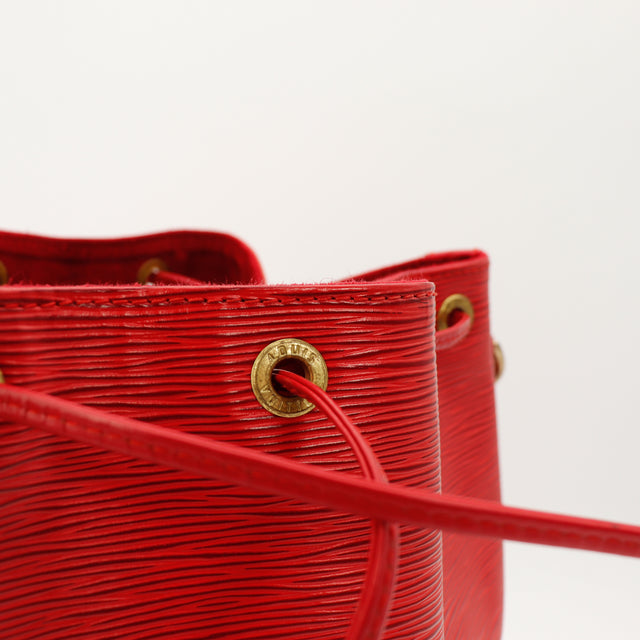 Amana-vintage-sacs-de-luxe-pas-cher-bag-details-occasion-speedy-dior-seconde-main-exclusif-sac-vuitton-authentique-noé-papillon