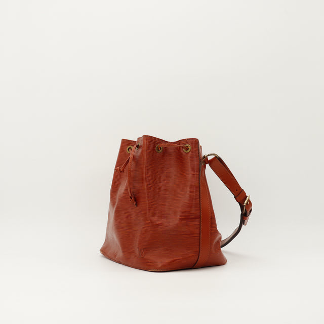 Amana-vintage-sacs-de-luxe-pas-cher-bag-details-occasion-speedy-dior-seconde-main-exclusif-sac-vuitton-authentique-noé-papillon