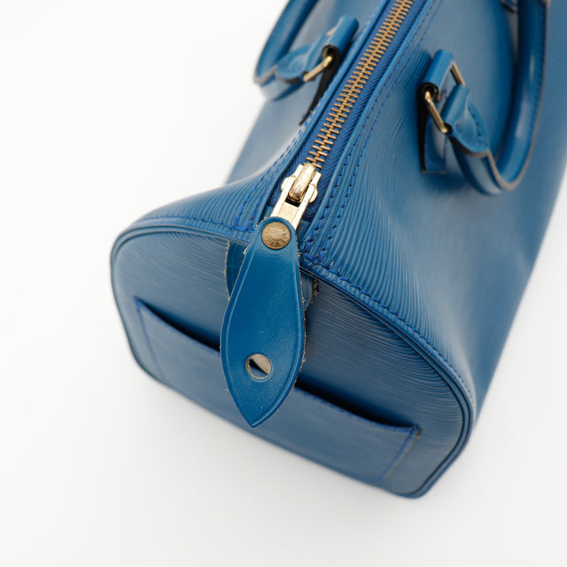 Amana-vintage-sacs-de-luxe-pas-cher-bag-details-occasion-speedy-dior-seconde-main-exclusif-sac-vuitton-authentique-noé-papillon