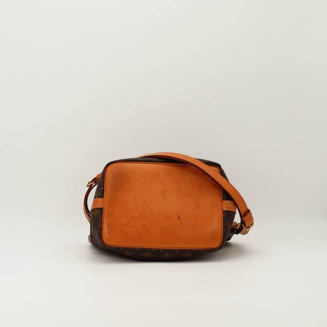 Amana-vintage-sacs-de-luxe-pas-cher-bag-details-occasion-speedy-dior-seconde-main-exclusif-sac-vuitton-authentique-noé-papillon