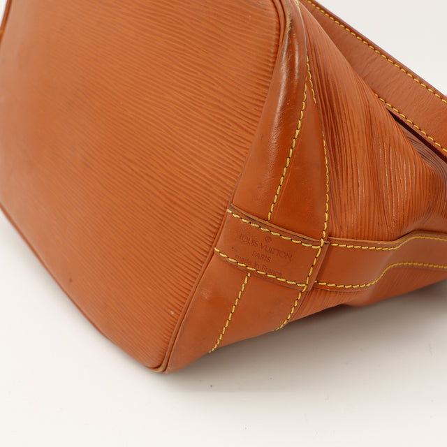 Amana-vintage-sacs-de-luxe-pas-cher-bag-details-occasion-speedy-dior-seconde-main-exclusif-sac-vuitton-authentique-noé-papillon