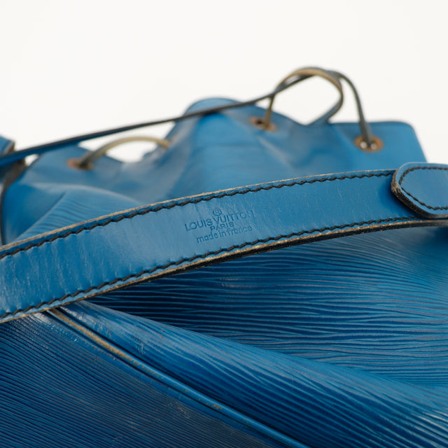 Amana-vintage-sacs-de-luxe-pas-cher-bag-details-occasion-speedy-dior-seconde-main-exclusif-sac-vuitton-authentique-noé-papillon