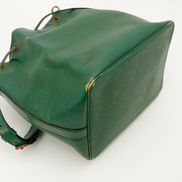 Amana-vintage-sacs-de-luxe-pas-cher-bag-details-occasion-speedy-dior-seconde-main-exclusif-sac-vuitton-authentique-noé-papillon