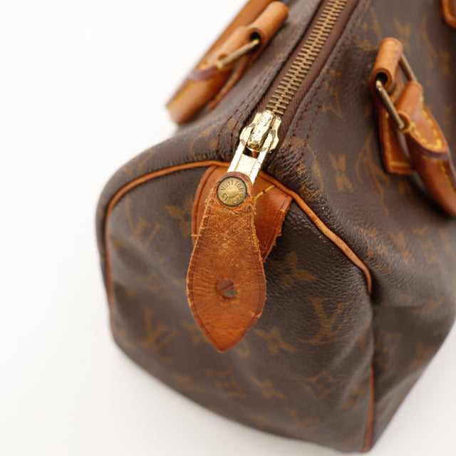 Amana-vintage-sacs-de-luxe-pas-cher-bag-details-occasion-speedy-dior-seconde-main-exclusif-sac-vuitton-authentique-noé-papillon