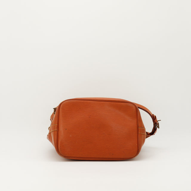 Amana-vintage-sacs-de-luxe-pas-cher-bag-details-occasion-speedy-dior-seconde-main-exclusif-sac-vuitton-authentique-noé-papillon