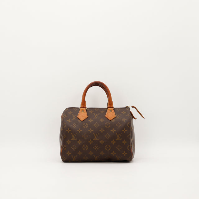 Amana-vintage-sacs-de-luxe-pas-cher-bag-details-occasion-speedy-dior-seconde-main-exclusif-sac-vuitton-authentique-noé-papillon