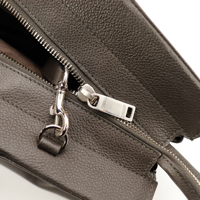 Amana-vintage-sacs-de-luxe-pas-cher-bag-details-occasion-speedy-dior-seconde-main-exclusif-sac-vuitton-authentique-noé-papillon