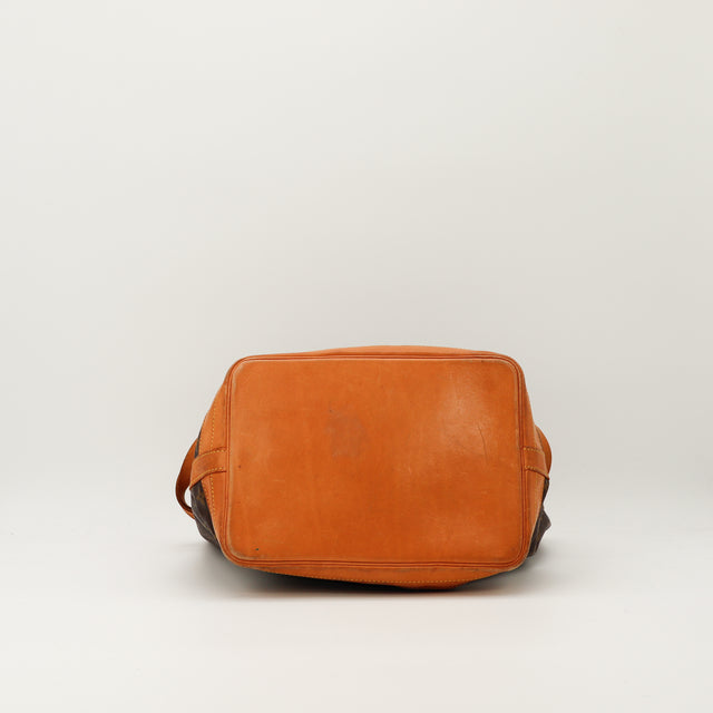 Amana-vintage-sacs-de-luxe-pas-cher-bag-details-occasion-speedy-dior-seconde-main-exclusif-sac-vuitton-authentique-noé-papillon