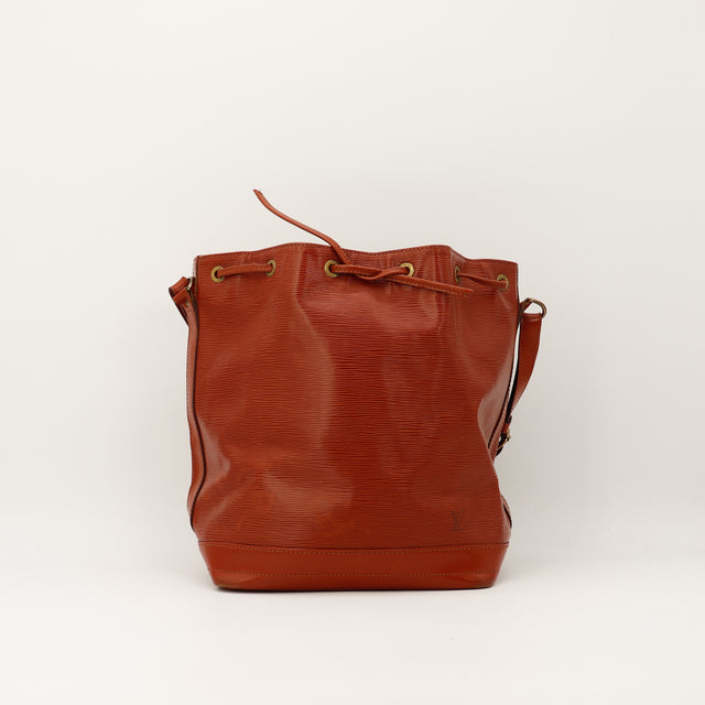 Amana-vintage-sacs-de-luxe-pas-cher-bag-details-occasion-speedy-dior-seconde-main-exclusif-sac-vuitton-authentique-noé-papillon