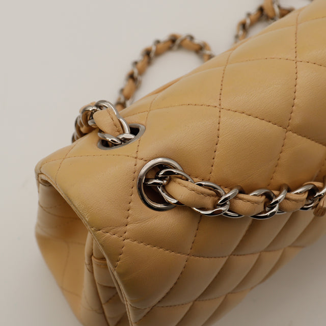 Amana-vintage-sacs-de-luxe-pas-cher-bag-details-occasion-speedy-dior-seconde-main-exclusif-sac-vuitton-authentique-noé-papillon