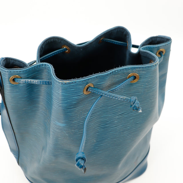 Amana-vintage-sacs-de-luxe-pas-cher-bag-details-occasion-speedy-dior-seconde-main-exclusif-sac-vuitton-authentique-noé-papillon