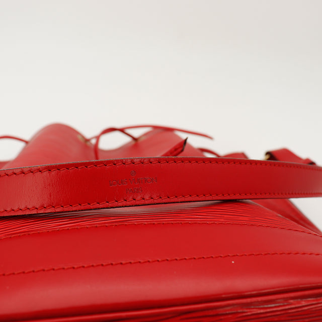 Amana-vintage-sacs-de-luxe-pas-cher-bag-details-occasion-speedy-dior-seconde-main-exclusif-sac-vuitton-authentique-noé-papillon