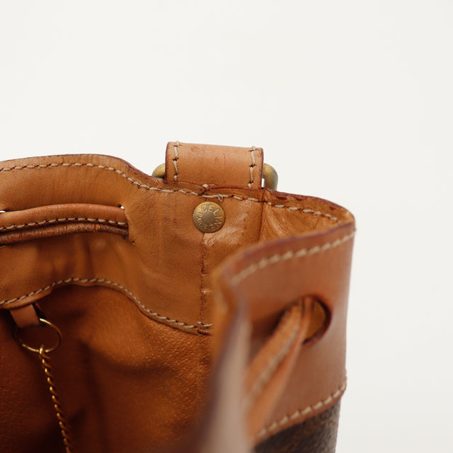 Amana-vintage-sacs-de-luxe-pas-cher-bag-details-occasion-speedy-dior-seconde-main-exclusif-sac-vuitton-authentique-noé-papillon