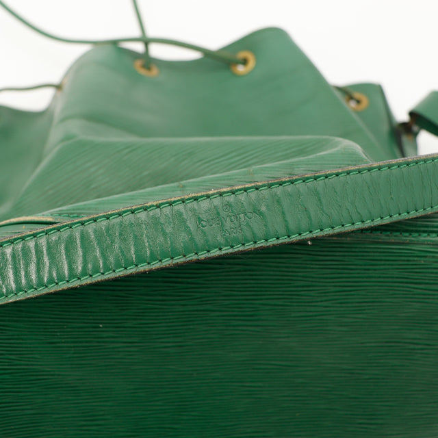 Amana-vintage-sacs-de-luxe-pas-cher-bag-details-occasion-speedy-dior-seconde-main-exclusif-sac-vuitton-authentique-noé-papillon