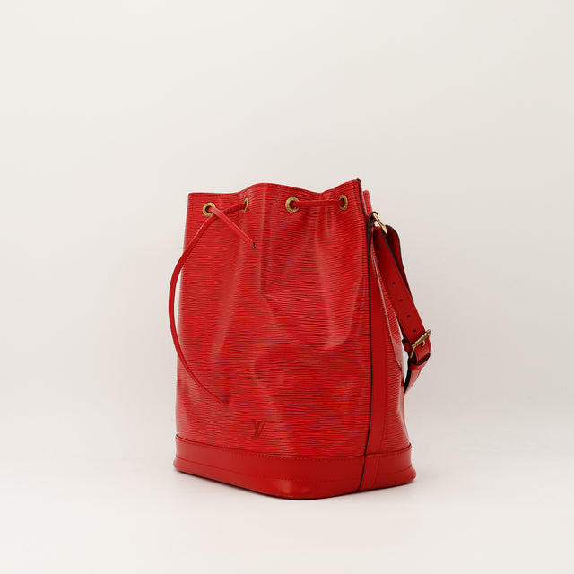 Amana-vintage-sacs-de-luxe-pas-cher-bag-details-occasion-speedy-dior-seconde-main-exclusif-sac-vuitton-authentique-noé-papillon