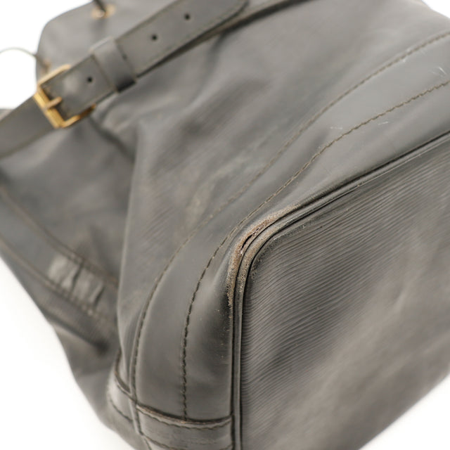 Amana-vintage-sacs-de-luxe-pas-cher-bag-details-occasion-speedy-dior-seconde-main-exclusif-sac-vuitton-authentique-noé-papillon