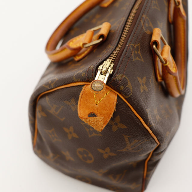 Amana-vintage-sacs-de-luxe-pas-cher-bag-details-occasion-speedy-dior-seconde-main-exclusif-sac-vuitton-authentique-noé-papillon