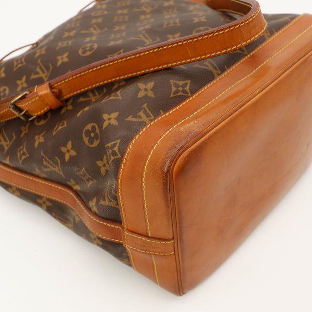 Amana-vintage-sacs-de-luxe-pas-cher-bag-details-occasion-speedy-dior-seconde-main-exclusif-sac-vuitton-authentique-noé-papillon