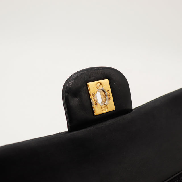 Le Timeless Chanel Double Flap