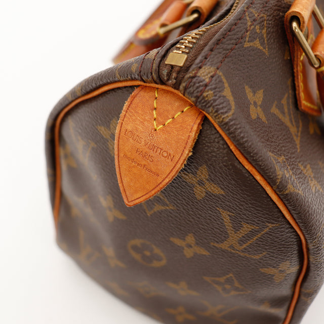 Amana-vintage-sacs-de-luxe-pas-cher-bag-details-occasion-speedy-dior-seconde-main-exclusif-sac-vuitton-authentique-noé-papillon