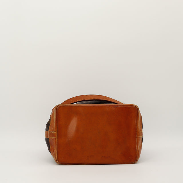 Amana-vintage-sacs-de-luxe-pas-cher-bag-details-occasion-speedy-dior-seconde-main-exclusif-sac-vuitton-authentique-noé-papillon