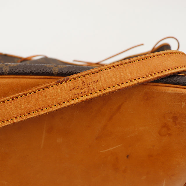 Amana-vintage-sacs-de-luxe-pas-cher-bag-details-occasion-speedy-dior-seconde-main-exclusif-sac-vuitton-authentique-noé-papillon